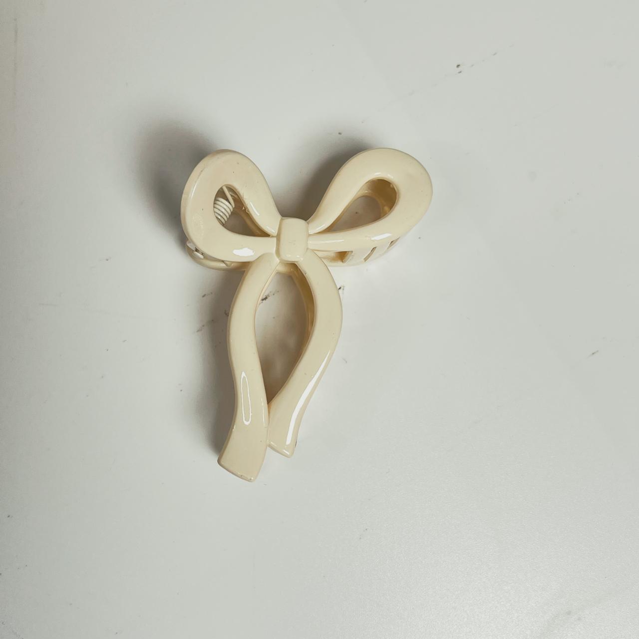 Long Tail Bow Claw Clip - Medium