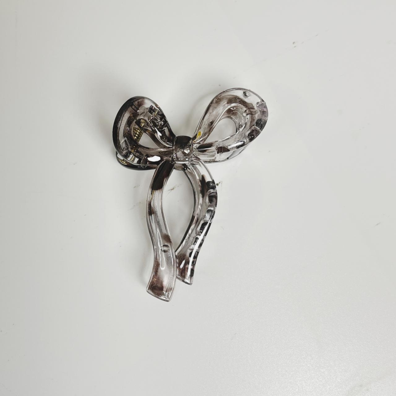 Long Tail Bow Claw Clip - Medium