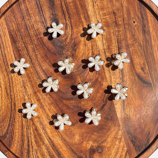 Pearl Blossom Mini Claw Clip