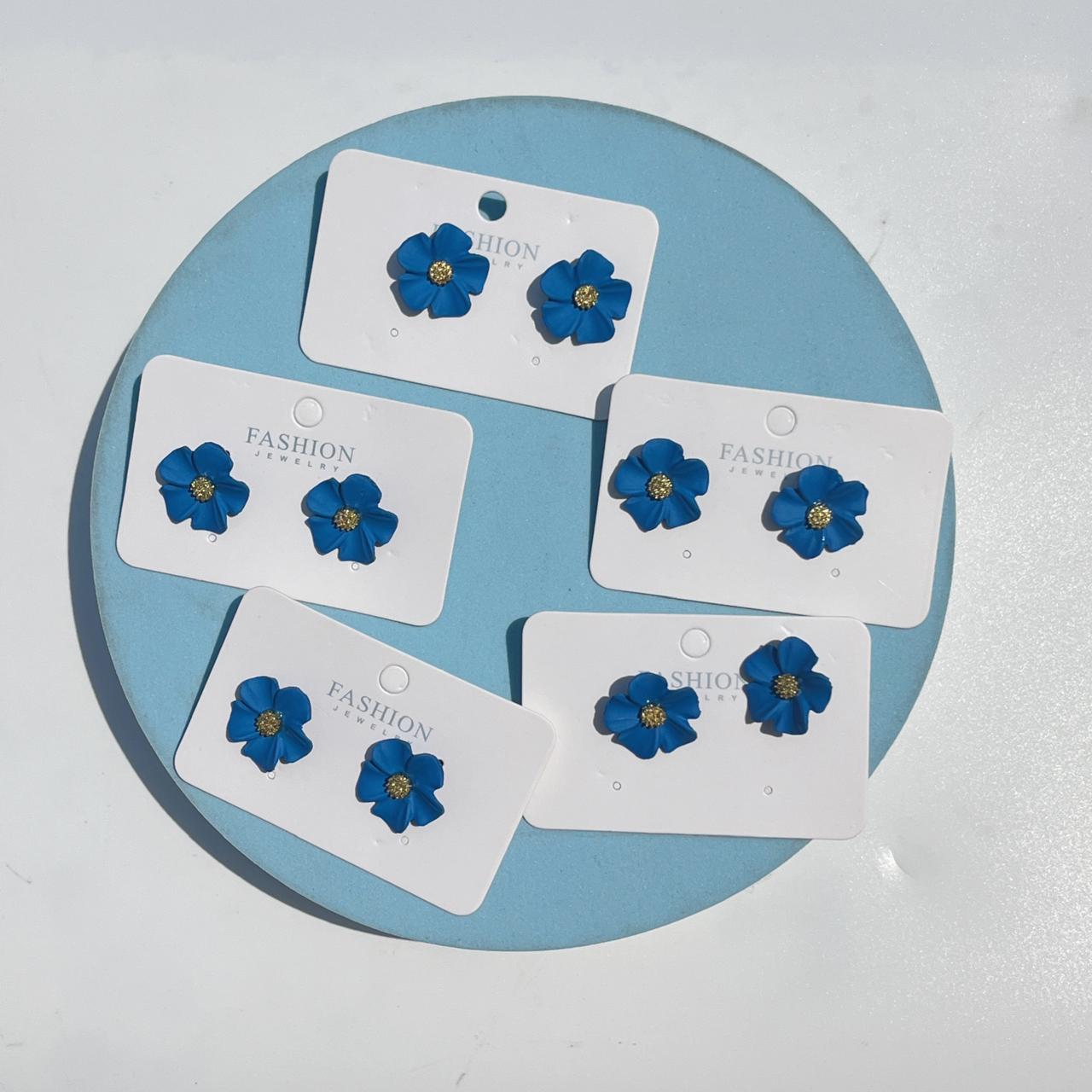 Minimal Blue Floral Stud Earrings – Everyday Elegant Pair