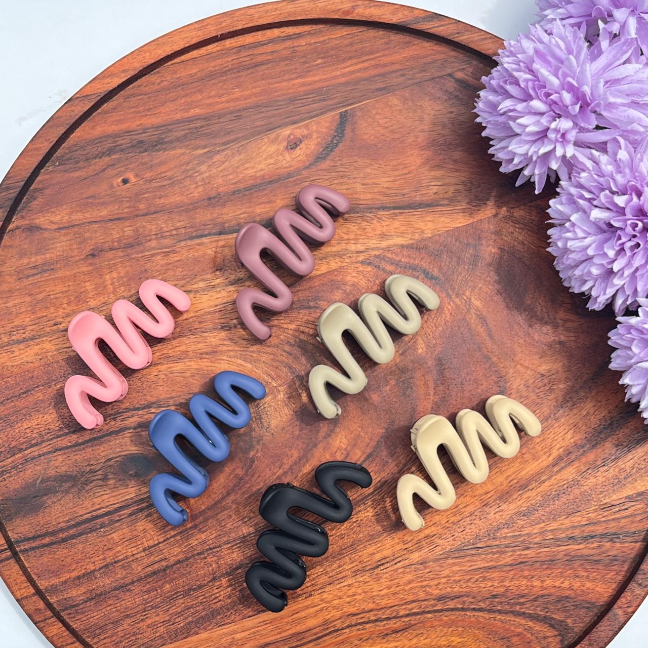Matte Wave Design Claw Clip - Medium