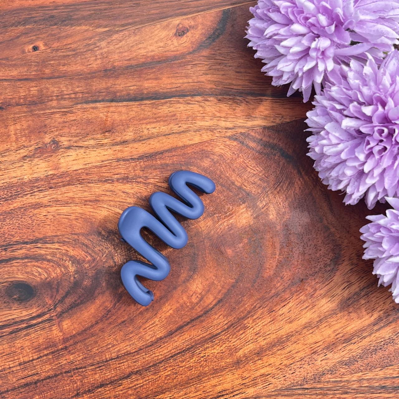 Matte Wave Design Claw Clip - Medium