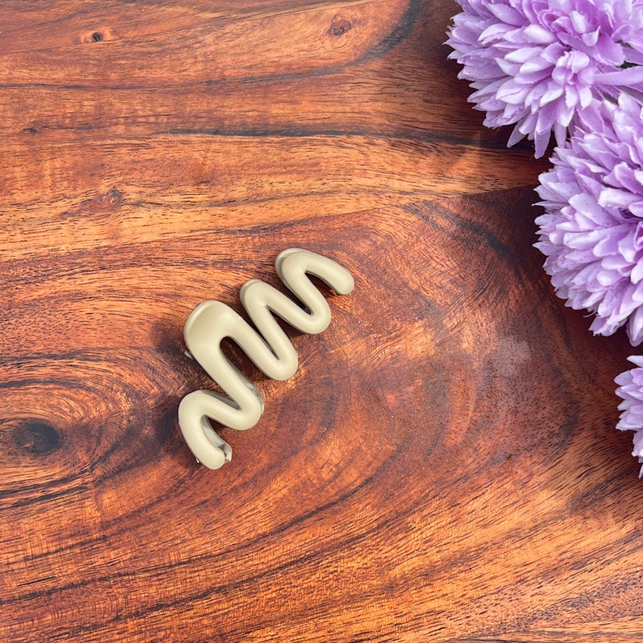 Matte Wave Design Claw Clip - Medium