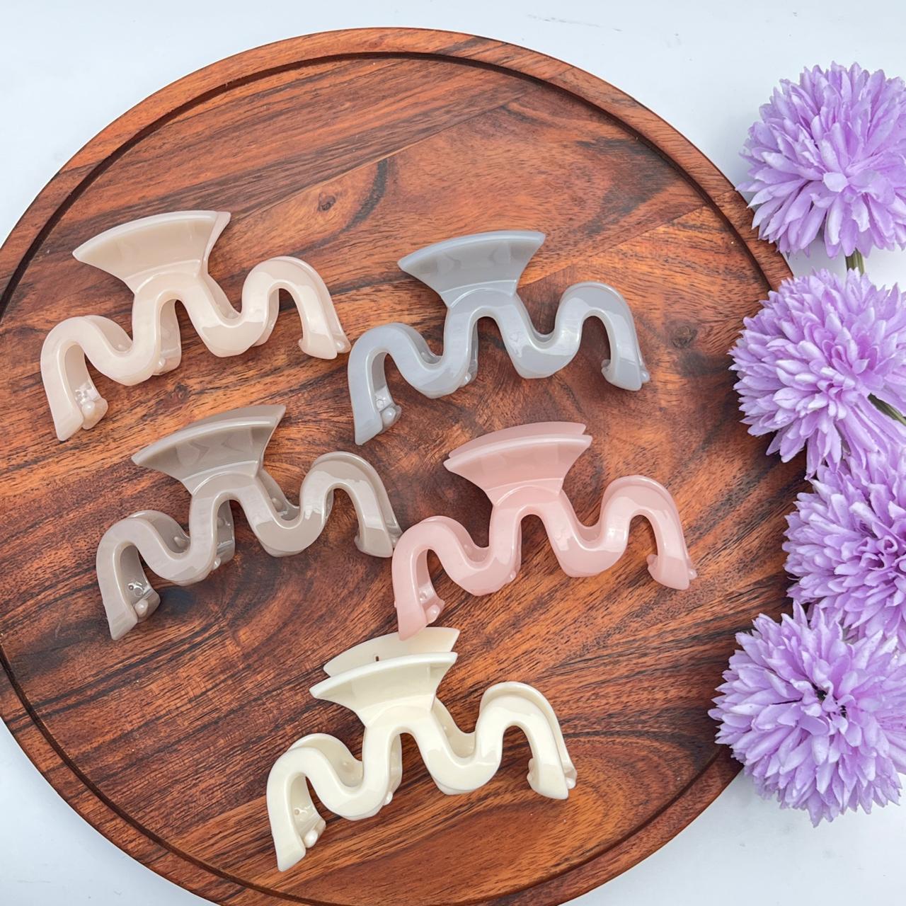 Boefini Abstract Wave Hair Claw - Nude colors 9cm