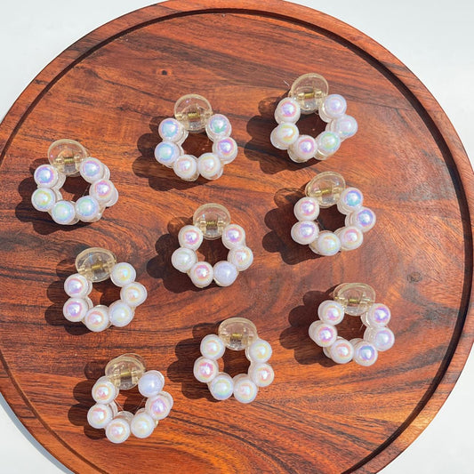 Pearl Circle Hair Clutcher - Medium