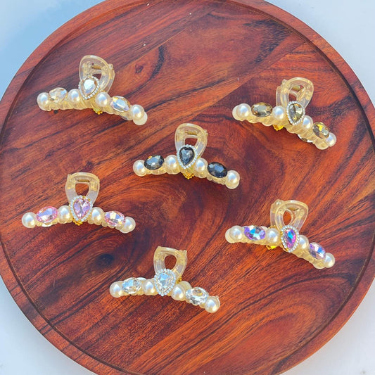 Royal Oval Pearl Claw Clip - Medium