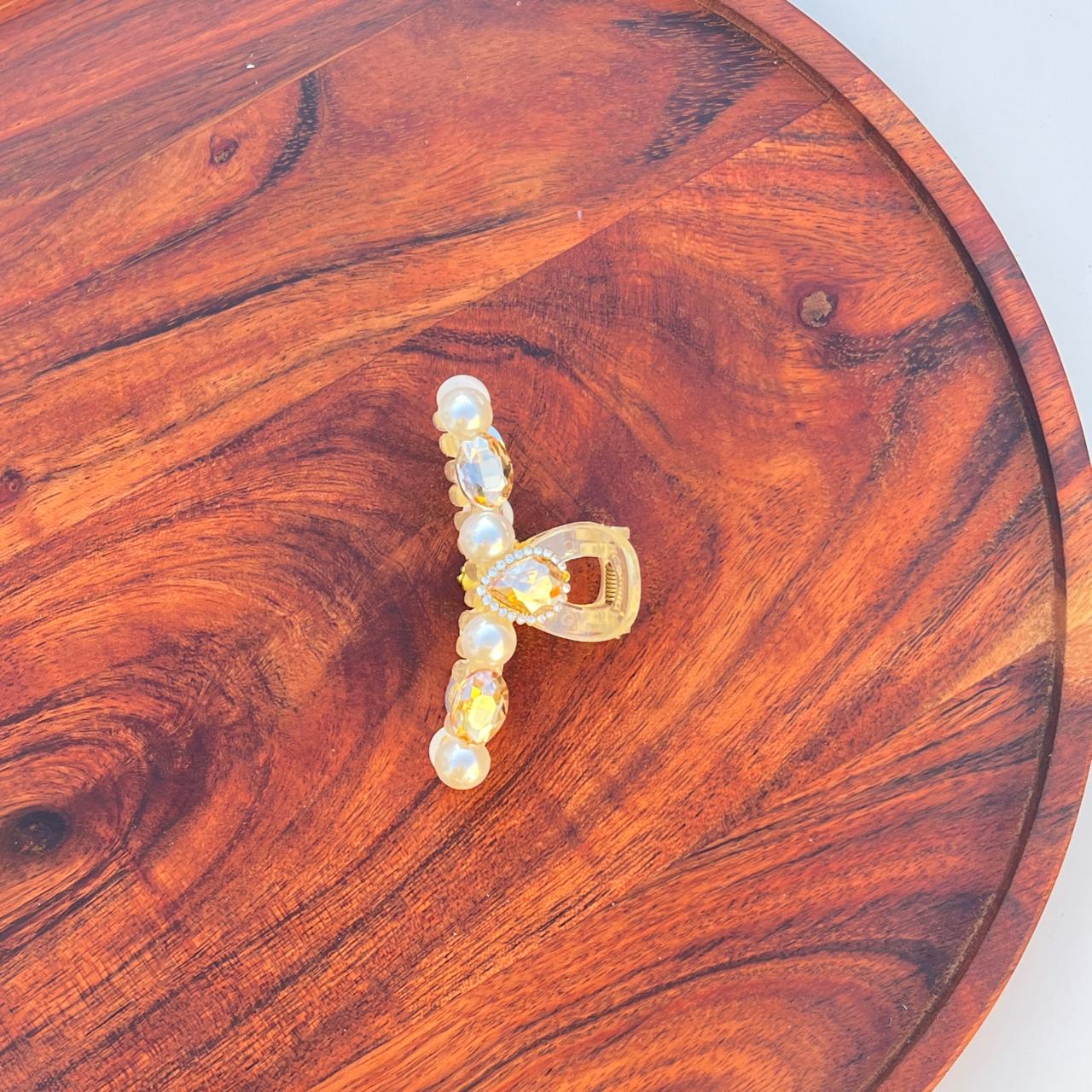 Royal Oval Pearl Claw Clip - Medium