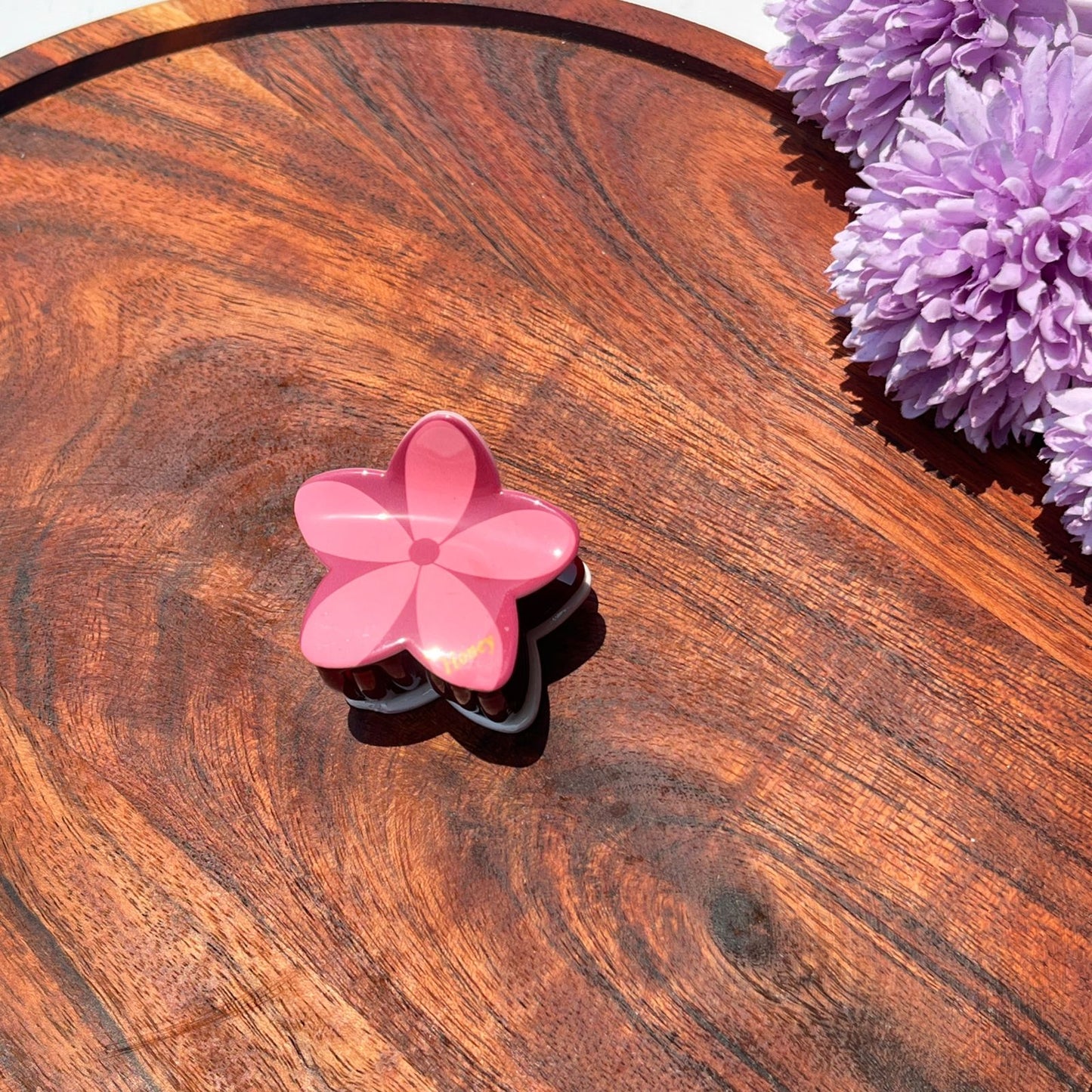 Honey Daisy Bloom Claw Clip - Medium