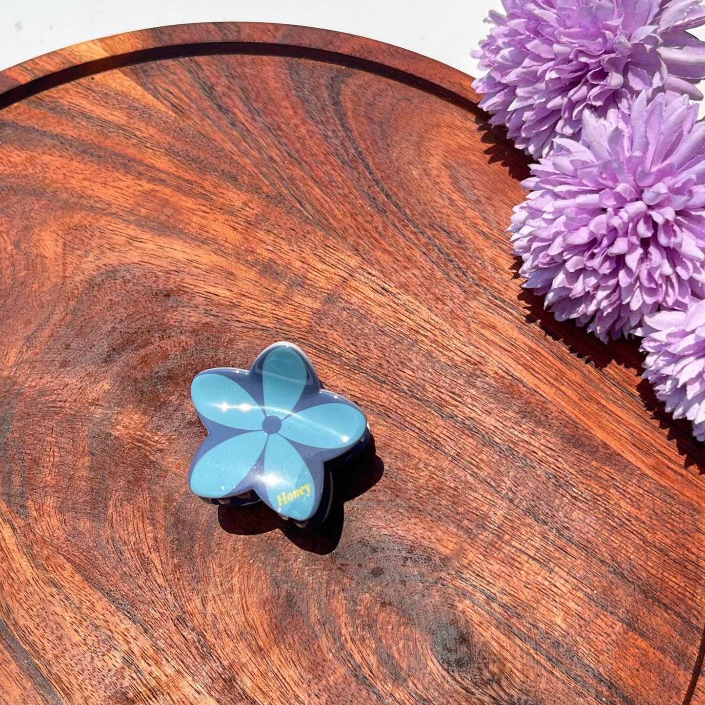 Honey Daisy Bloom Claw Clip - Medium