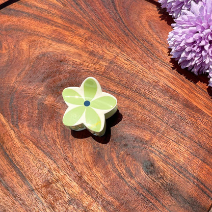 Honey Daisy Bloom Claw Clip - Medium