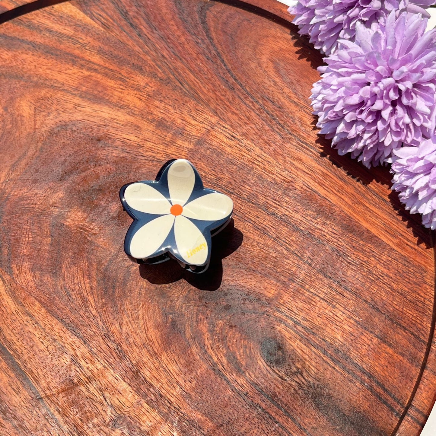 Honey Daisy Bloom Claw Clip - Medium