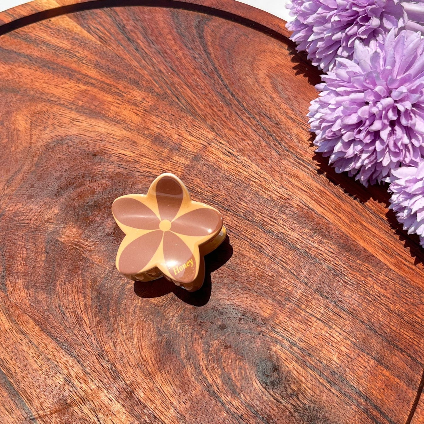Honey Daisy Bloom Claw Clip - Medium