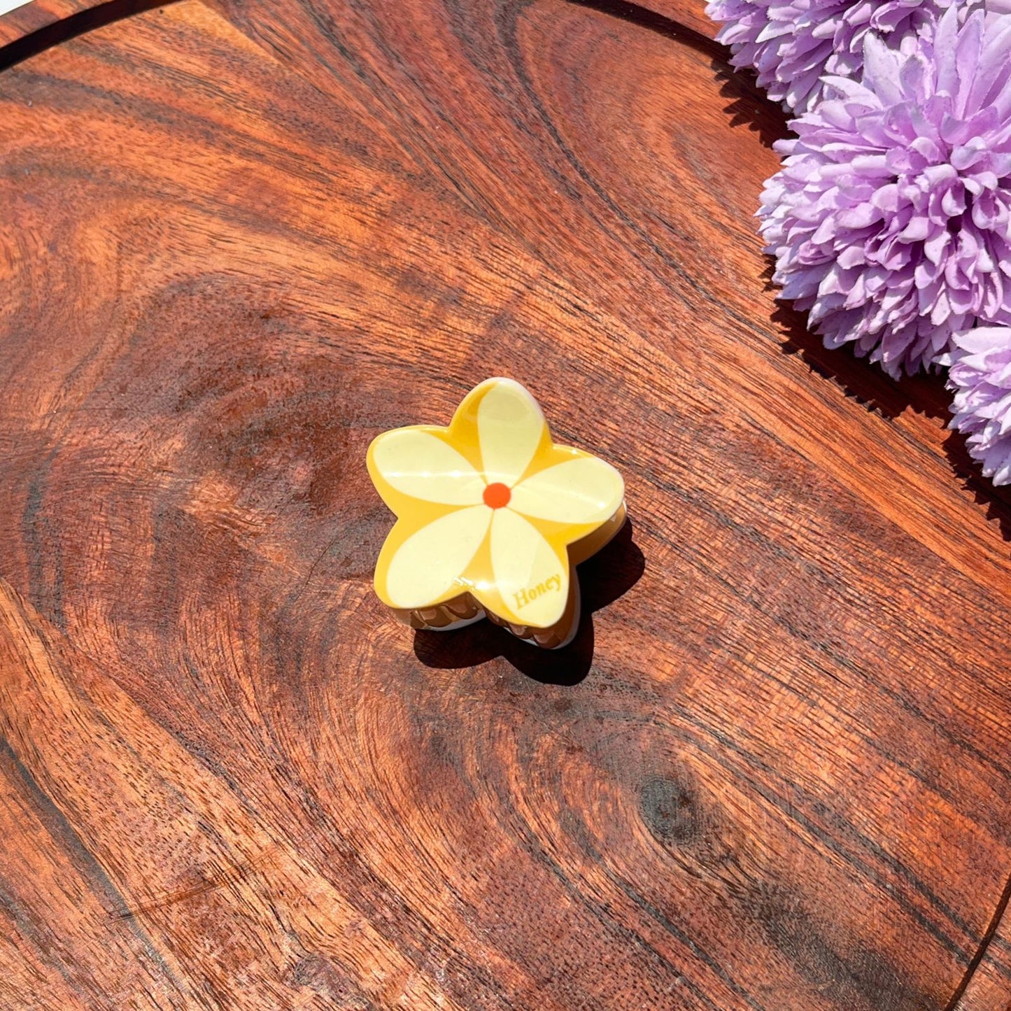 Honey Daisy Bloom Claw Clip - Medium