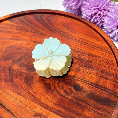 Pearl Bloom Floral Claw Clip - Medium