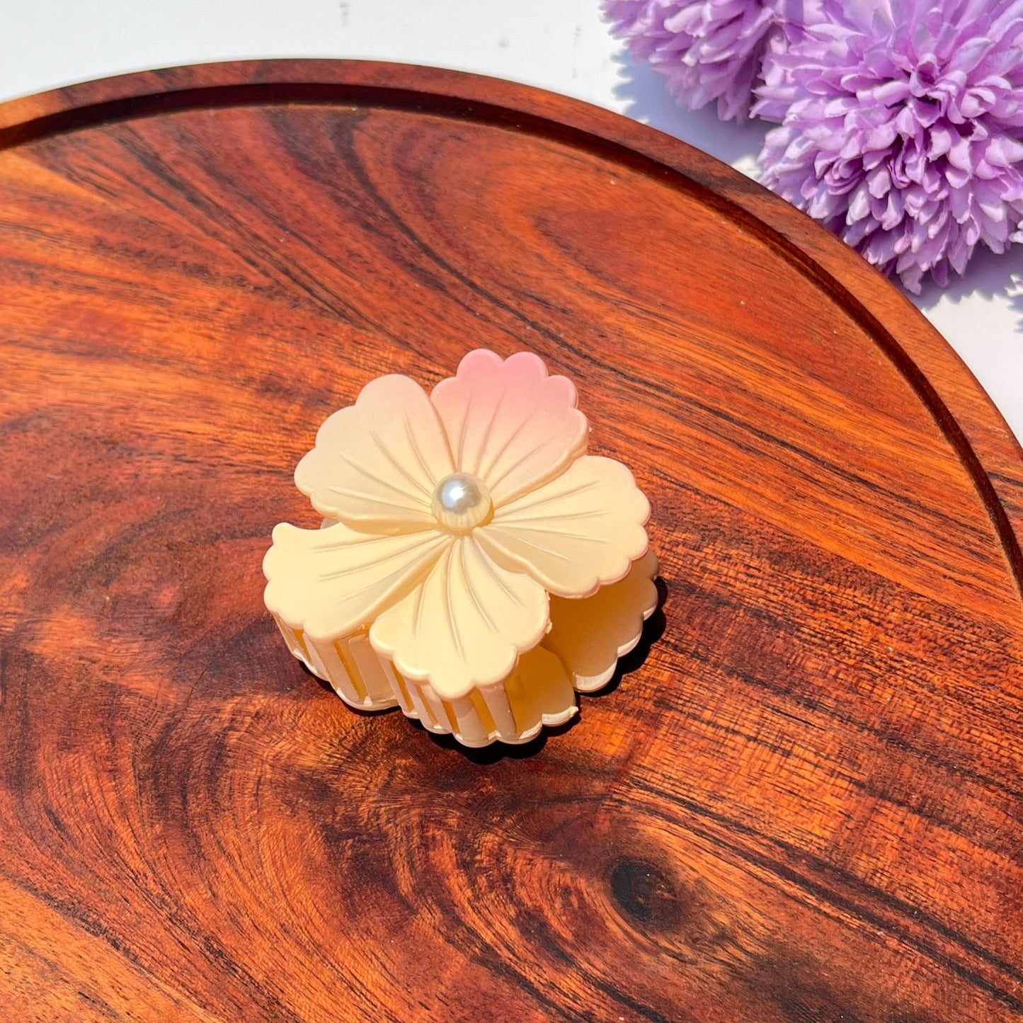 Pearl Bloom Floral Claw Clip - Medium