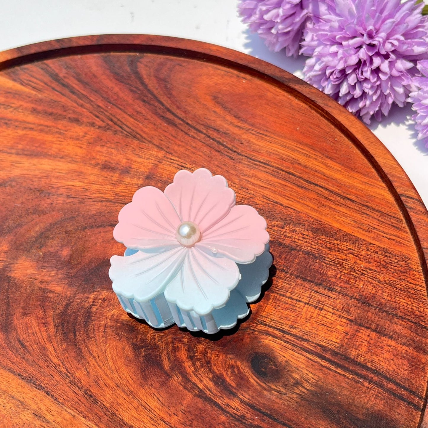 Pearl Bloom Floral Claw Clip - Medium