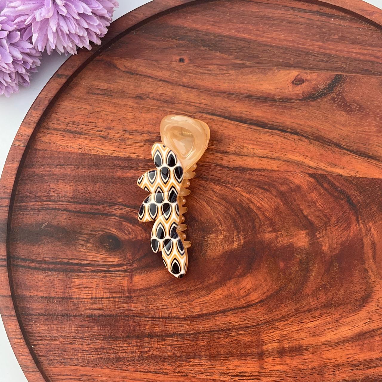 Leaf Curve Banana Clip - Medium 8cm