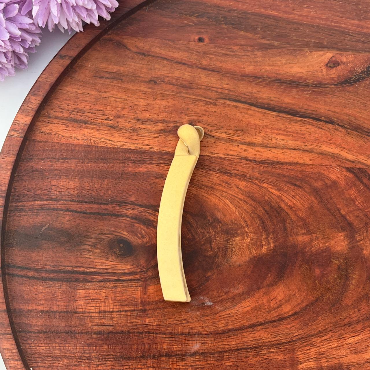 Matte Everyday Banana Clip - small 8cm
