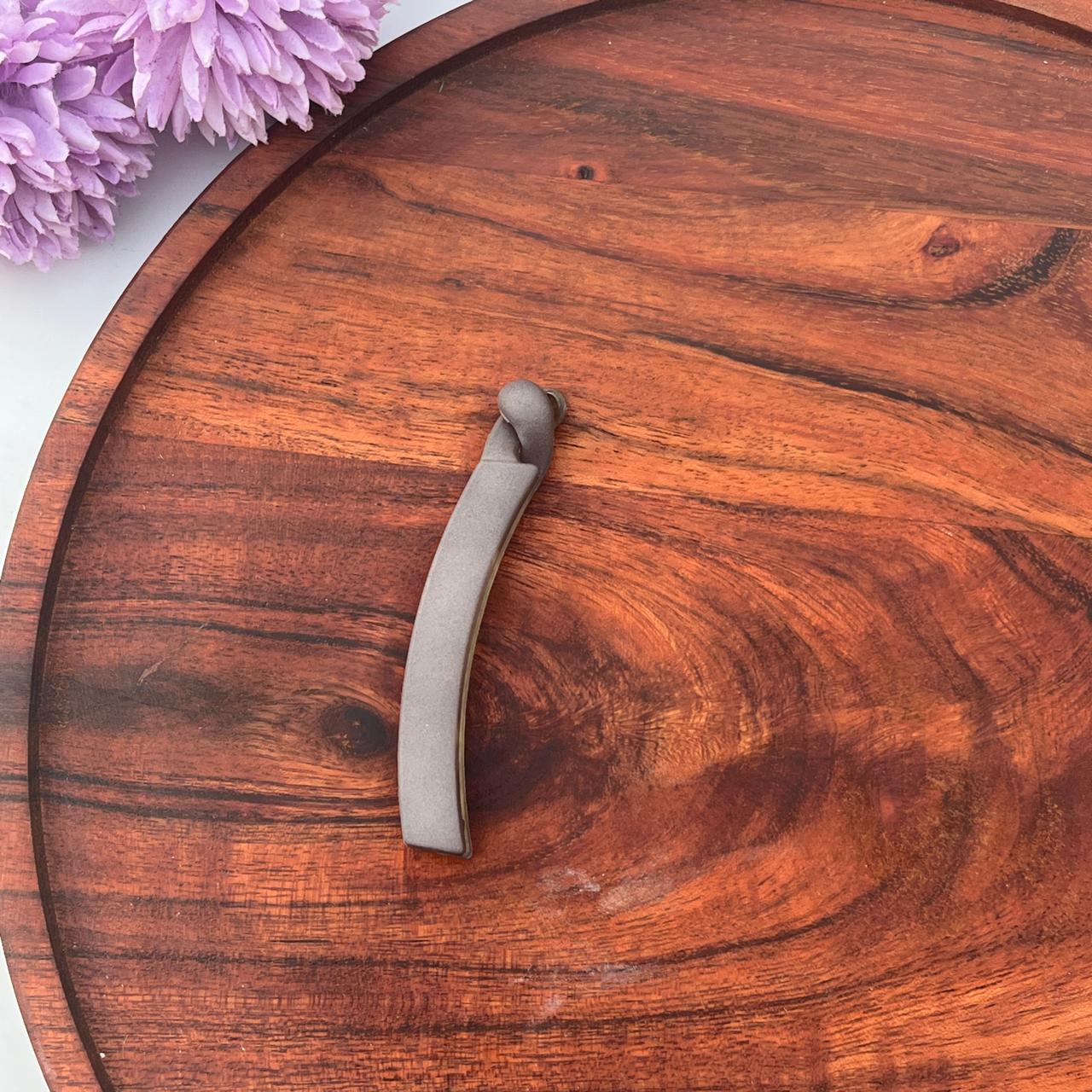 Matte Everyday Banana Clip - small 8cm