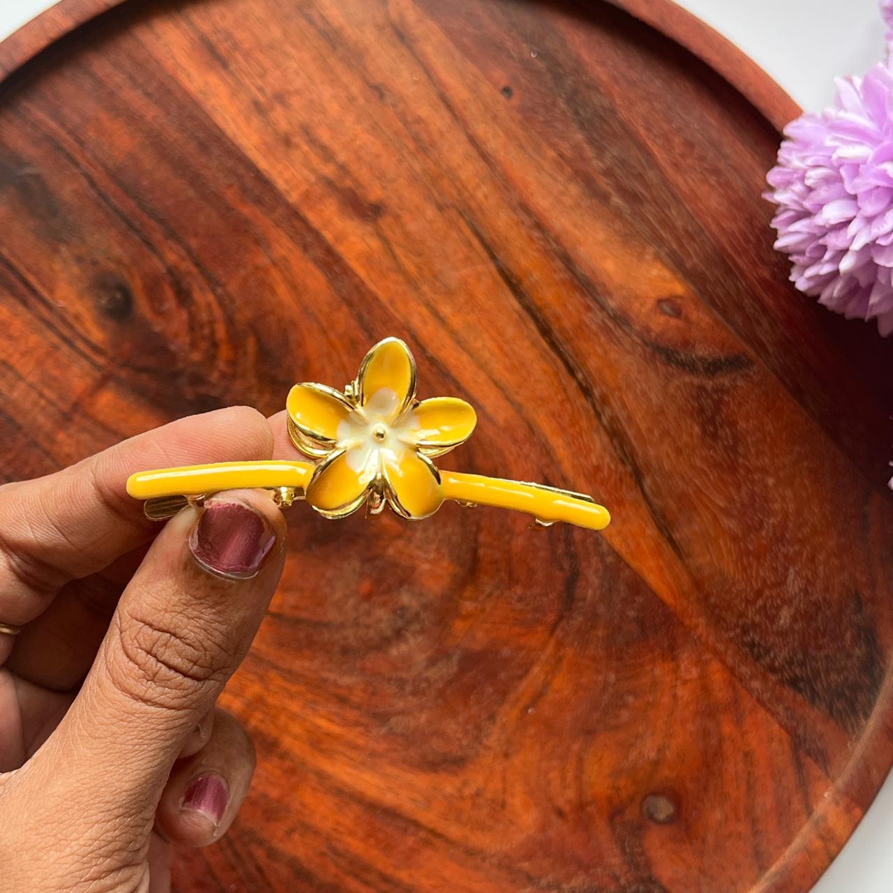 Petal Pop Hair Claw- 8cm Medium