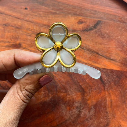 Golden Blossom Outline Clip - 7cm Medium
