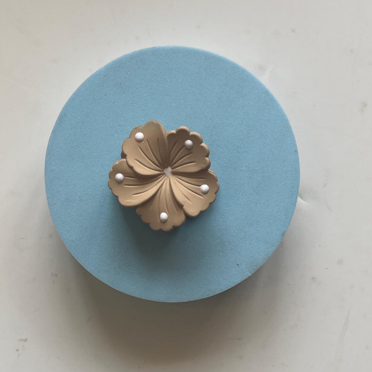 Scalloped Flower Polka Dot Claw Clip- Small 4cm