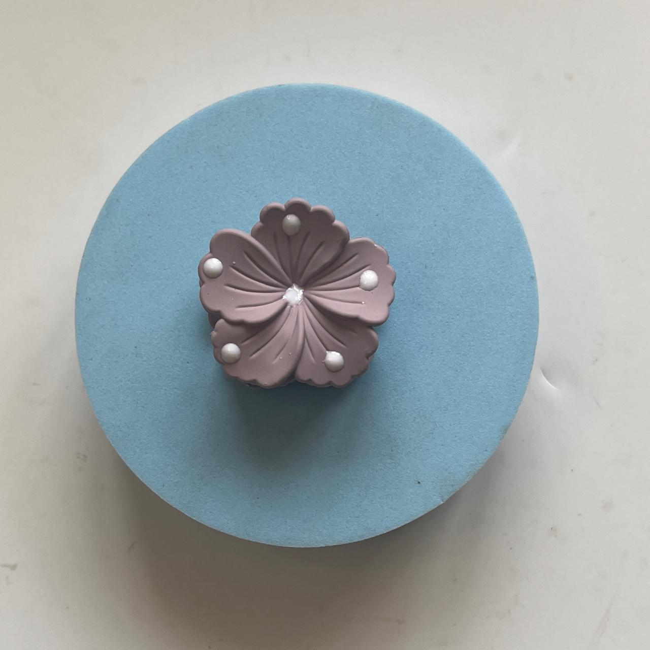 Scalloped Flower Polka Dot Claw Clip- Small 4cm