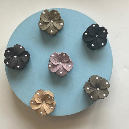 Scalloped Flower Polka Dot Claw Clip- Small 4cm