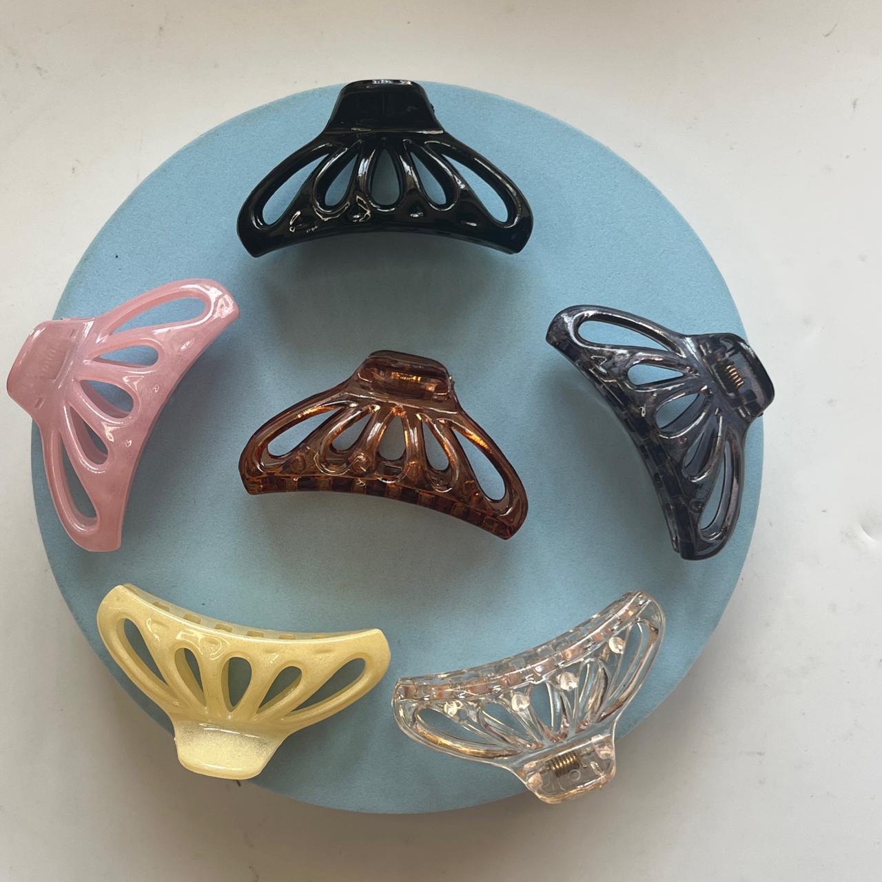 Petal Cut-Out Claw Clip- Medium 7cm