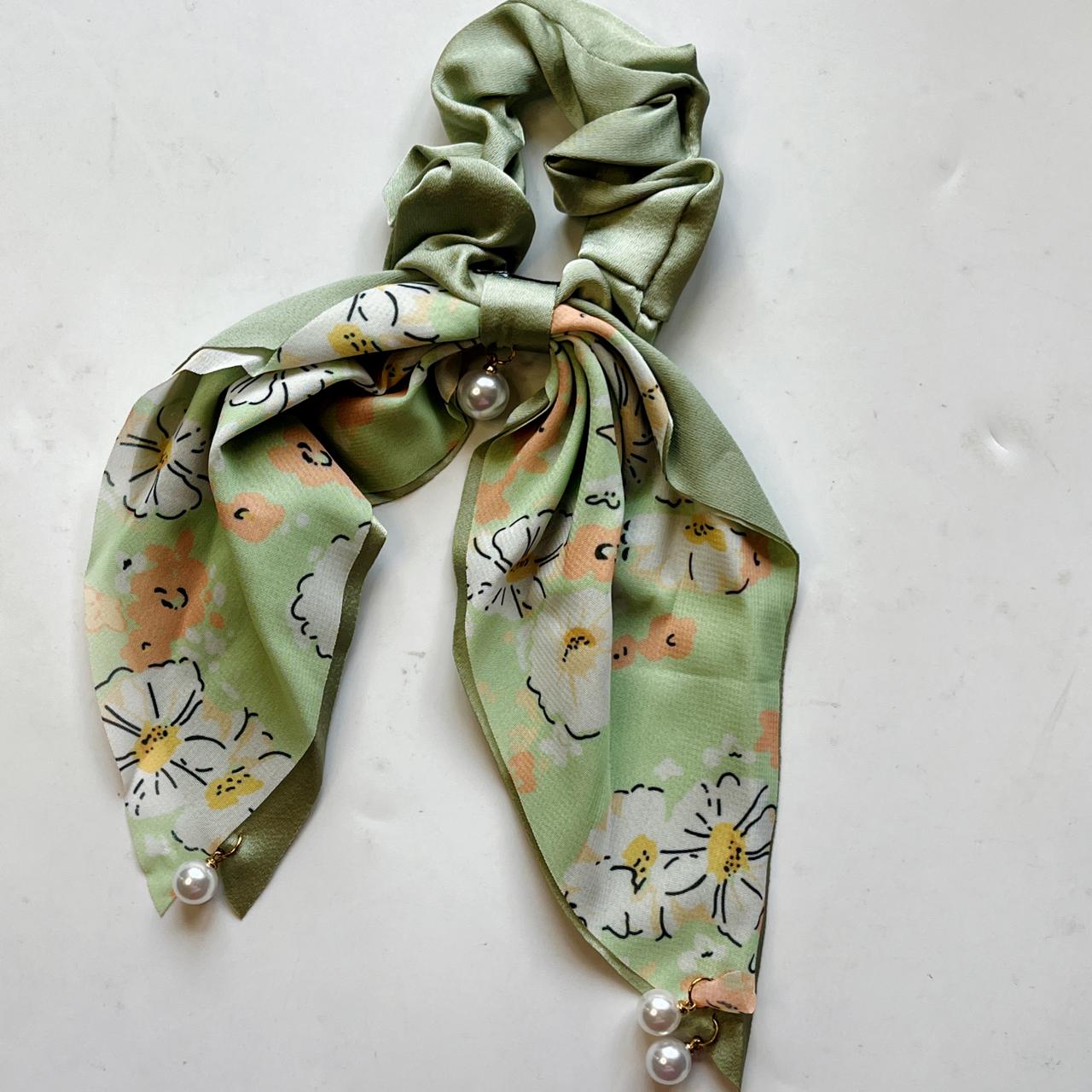 Floral Pearl Scrunchie Scarf – Pack of 1